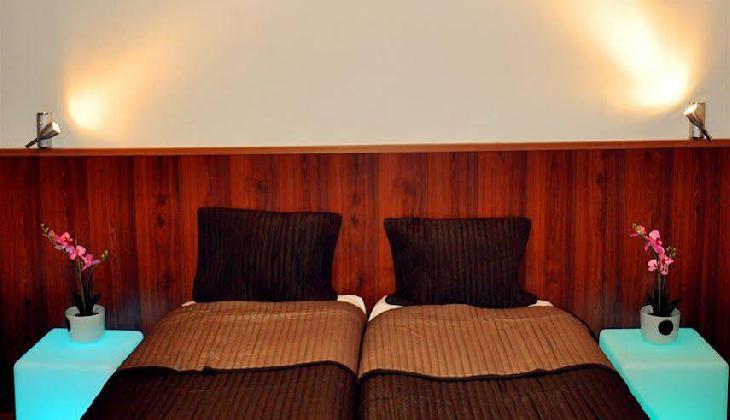 Budget Hotel Flipper