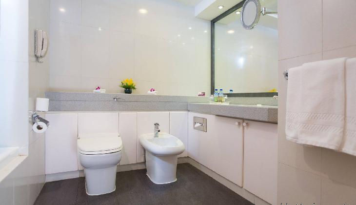 هتل کرون پلازا شیخ زاید