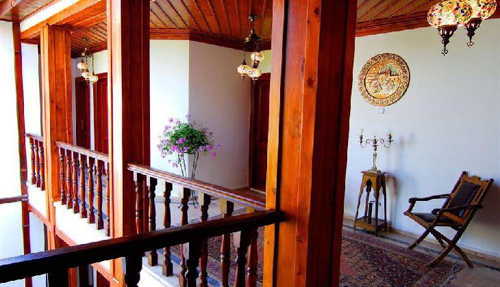 White Garden Pansion