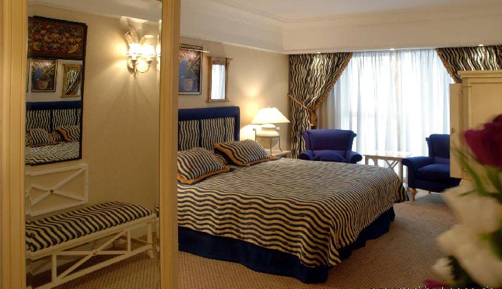 هتل کرون پلازا شیخ زاید