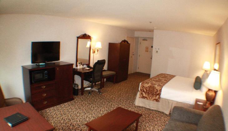 Best Western PLUS Inn at the Vines