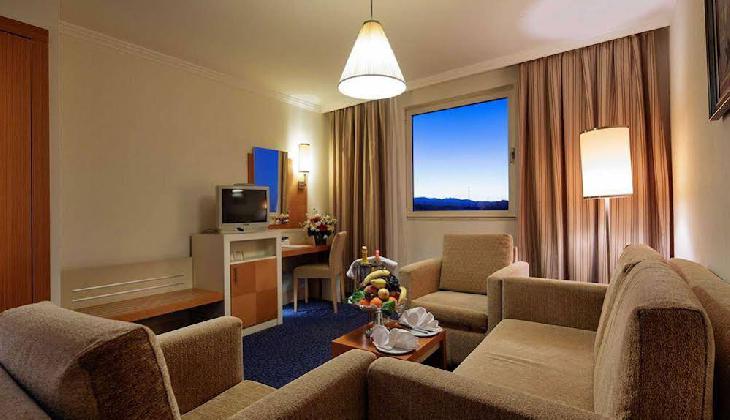 Crystal Admiral Resort Suites & Spa