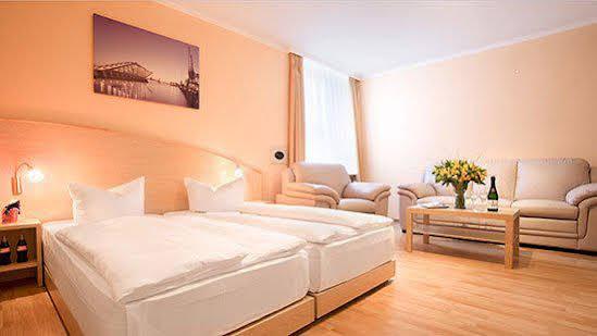 AMEDIA Express Hamburg Moorfleet