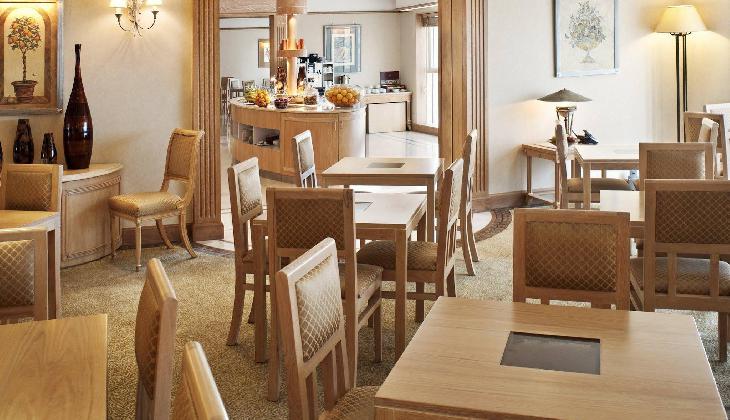 هتل کرون پلازا شیخ زاید