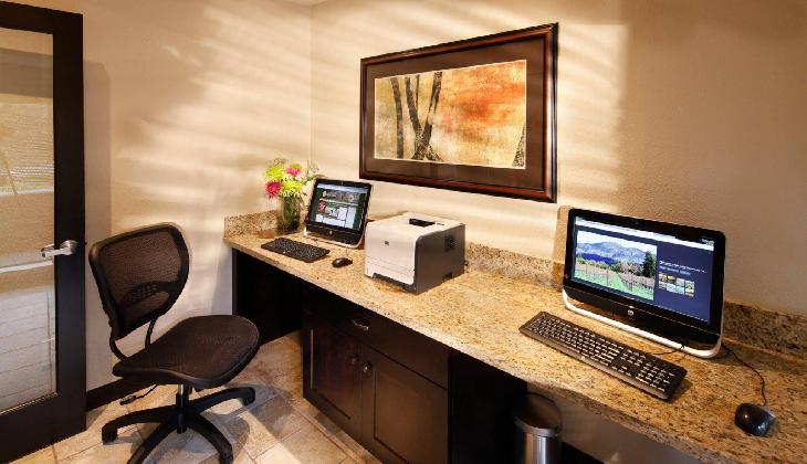 Best Western PLUS Inn at the Vines