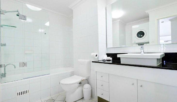 Majestic Old Lion Apartments