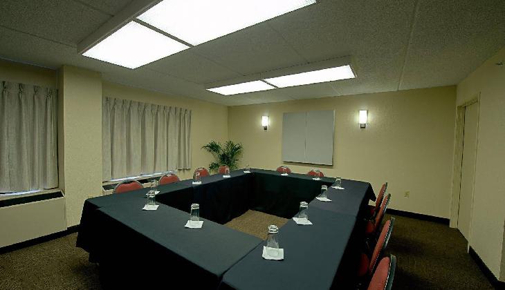 Red Roof Plus Miami Airport