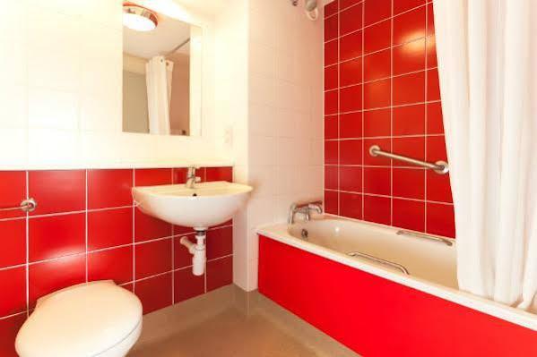 Travelodge London Central Waterloo Hotel