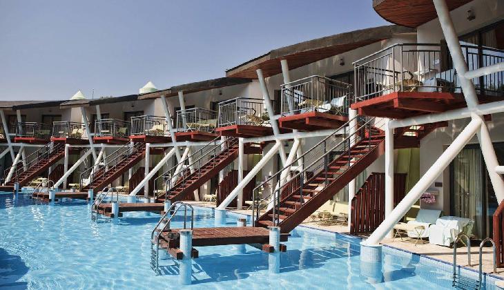 Cornelia De Luxe Resort