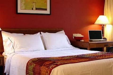 Lakeview Signature Inn - Calgary