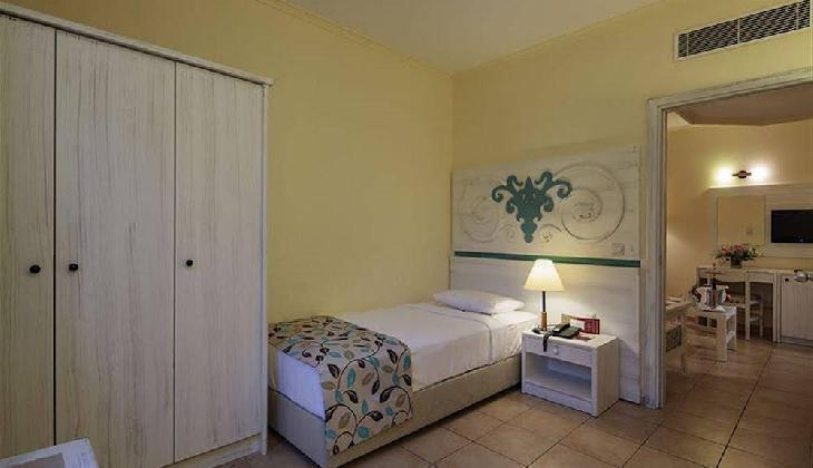 Euphoria Palm Beach Resort