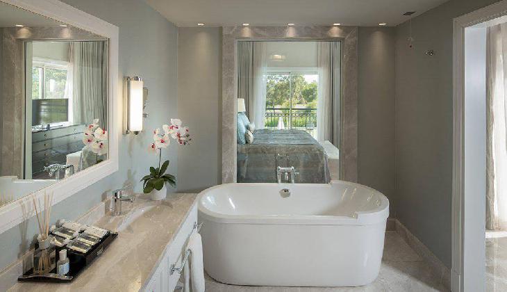 هتل تایتانیک دلوکس بلک