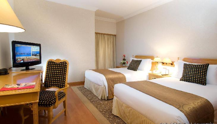 هتل کرون پلازا شیخ زاید