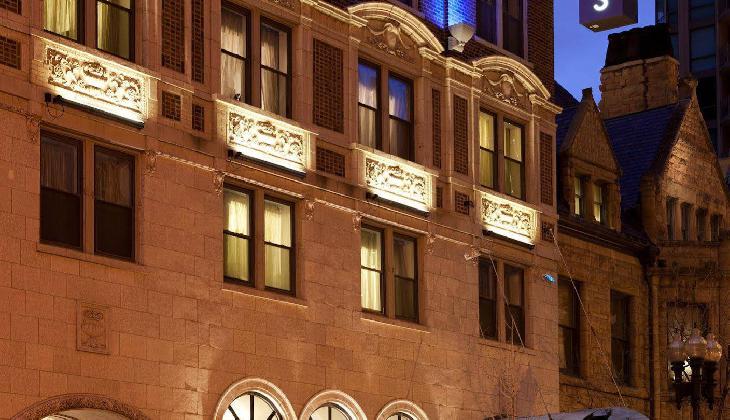 Hotel Cass - A Holiday Inn Express at Magnificent Mile