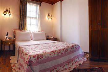 White Garden Pansion