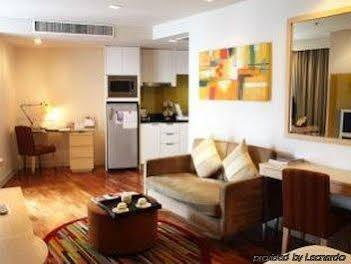 Urbana Langsuan, Bangkok