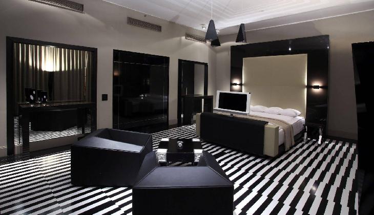 Hotel Blow Up Hall 5050