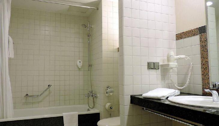 AZIMUT Hotel Cologne