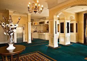 Queens Hotel & Nightclub