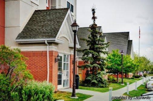 Lakeview Signature Inn - Calgary