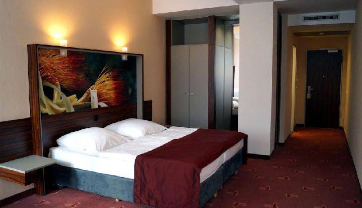 AZIMUT Hotel Cologne