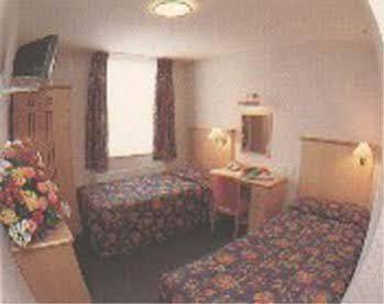 Park Grand Paddington Court