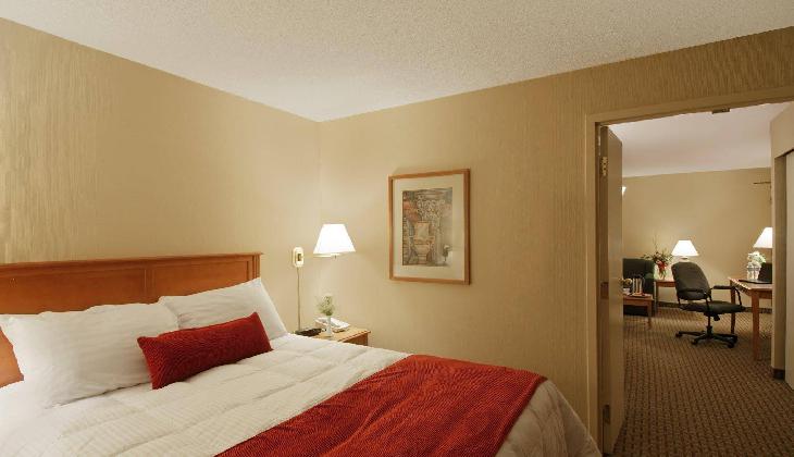 Holiday Inn Ottawa East