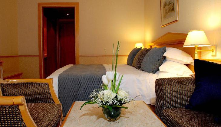 هتل کرون پلازا شیخ زاید