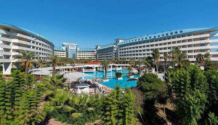 Crystal Admiral Resort Suites & Spa