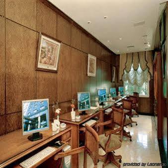 Howard Johnson Hotel 9 de Julio Avenue