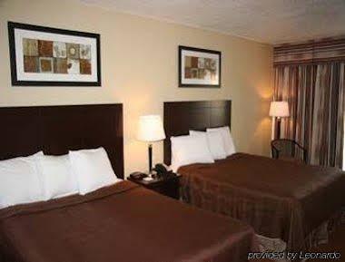 Knights Inn – Toronto East