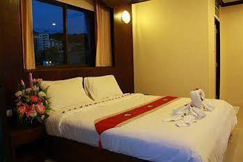 هتل تریپل راند پلیس