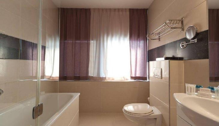 Xo Hotels Blue Square