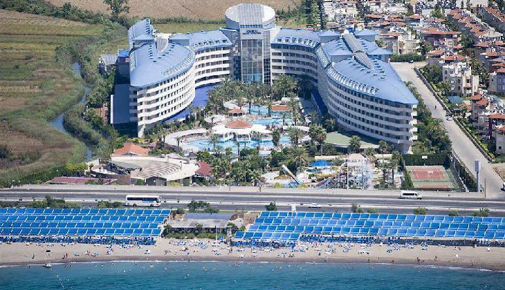 Crystal Admiral Resort Suites & Spa