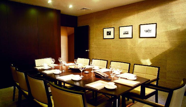 Bentley Hotel by Molton