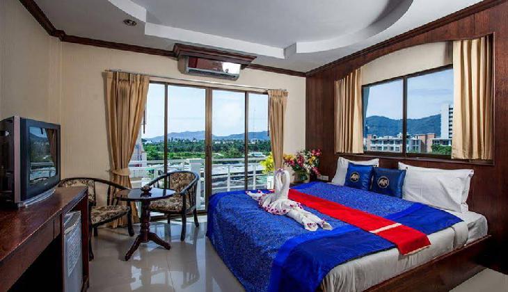 هتل تریپل راند پلیس