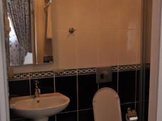 Huxley Hotel Old City