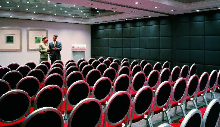 هتل رامادا پلازا دیره