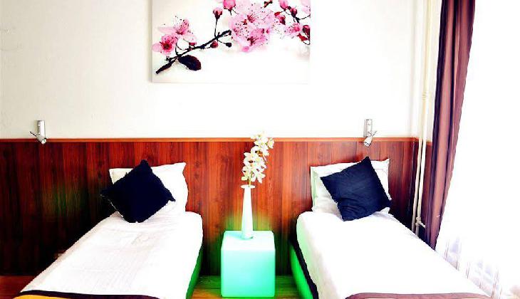 Budget Hotel Flipper