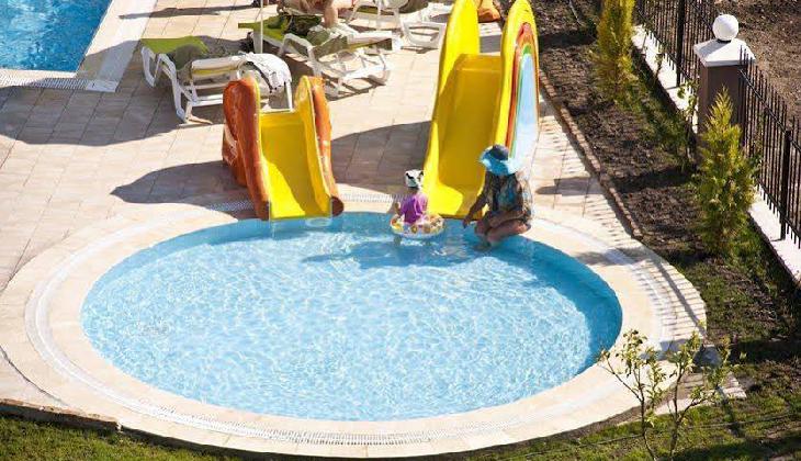 Novia White Lilyum Hotel