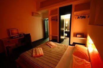 M&J Place Hostel Rome