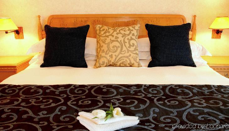 هتل کرون پلازا شیخ زاید