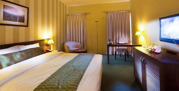 Al Falaj Hotel
