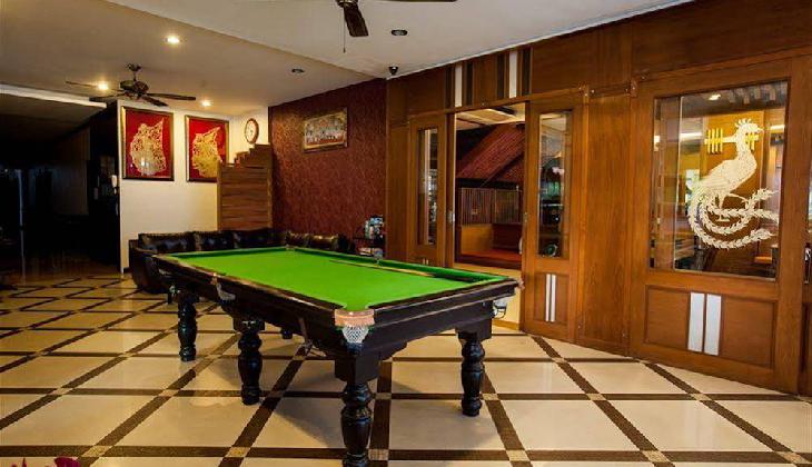 هتل تریپل راند پلیس