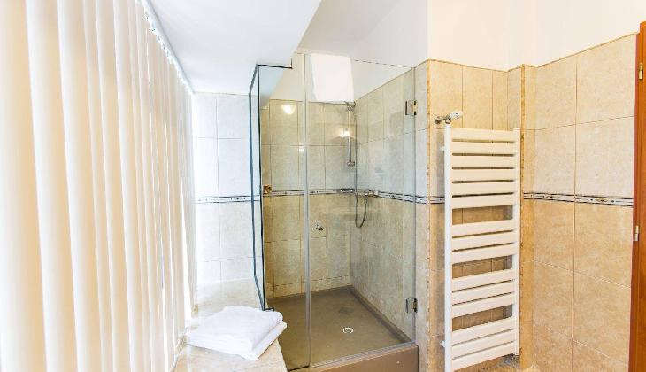 Crystal Palace Hotel