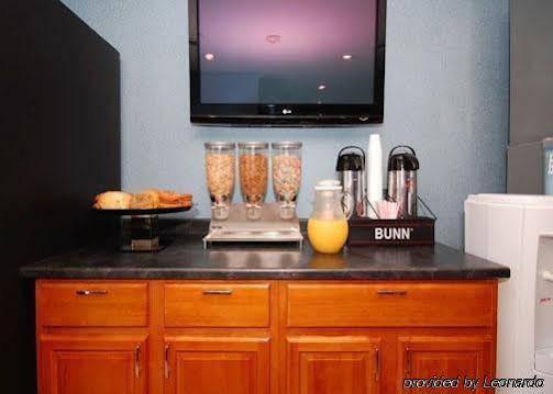 Quality Inn Floral Park