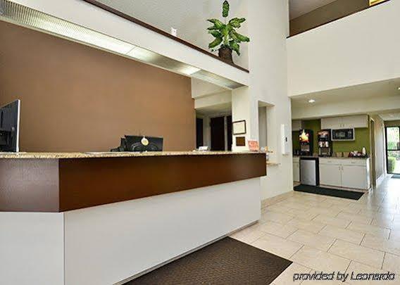 Econo Lodge Inn & Suites Richardson