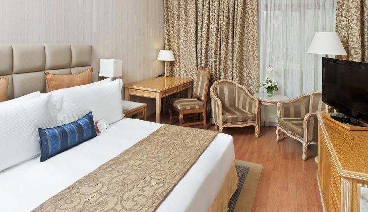 هتل کرون پلازا شیخ زاید