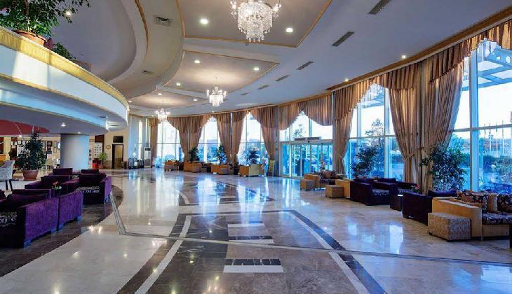 Crystal Admiral Resort Suites & Spa