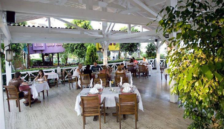 Crystal Admiral Resort Suites & Spa